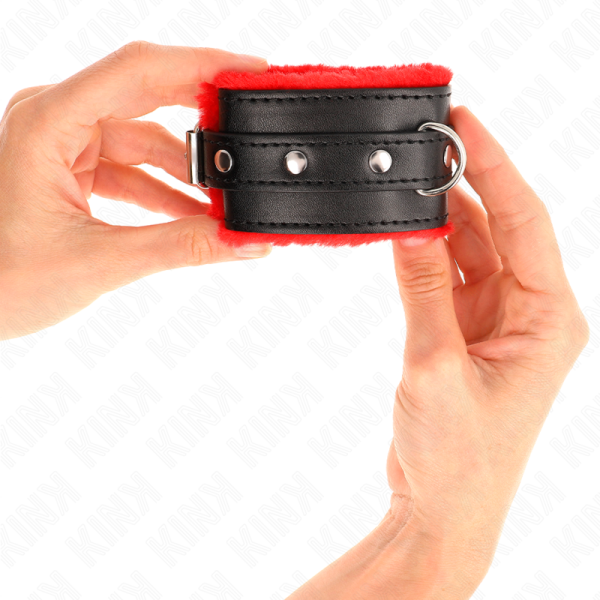 KINK - PREMIUM FUR LINED WRIST RESTRAINTS RED WITH BLACK BELT ADJUSTABLE 17-29 CM X 6 CM - Afbeelding 4